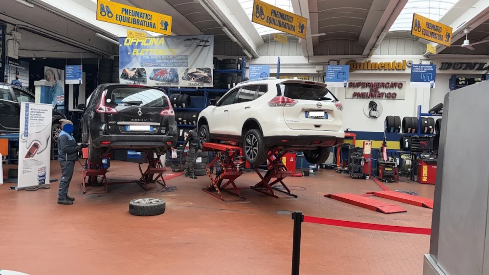AUTOFFICINA BOSCH CAR SERVICE AUTO/MOTO,GOMMISTA AUTO/MOTO, ELETTRAUTO, CENTRO REVISIONI AUTO/MOTO, LEASING/FLOTTE AZIENDALI.