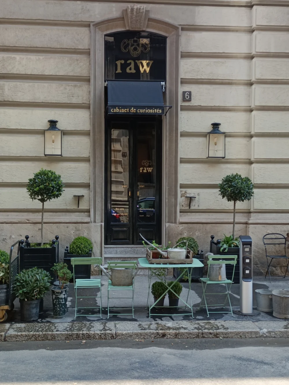Raw - cabinet de curiosites
