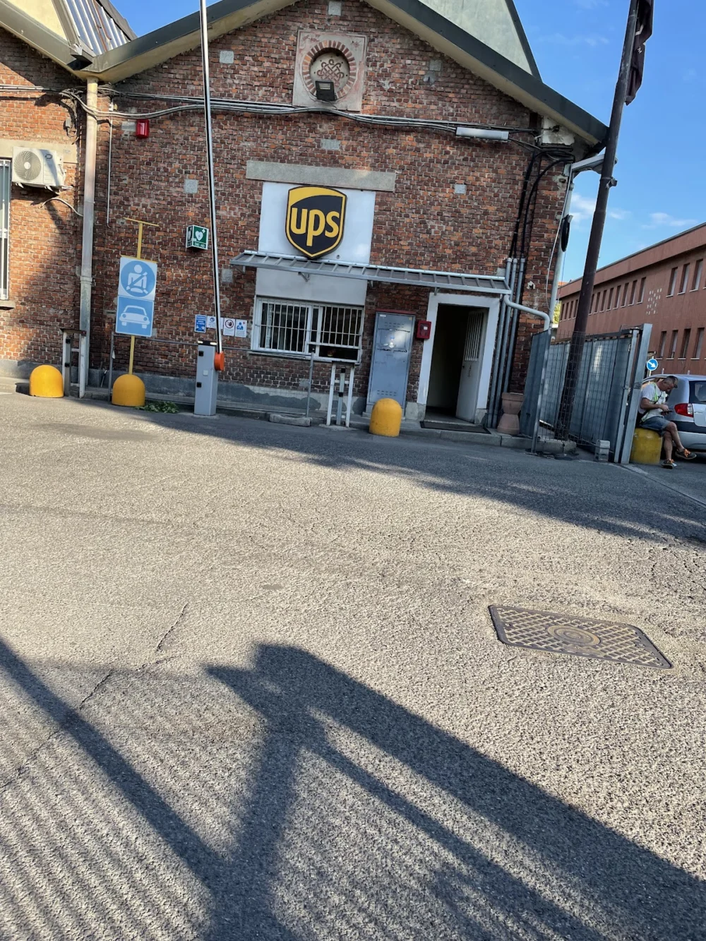 UPS